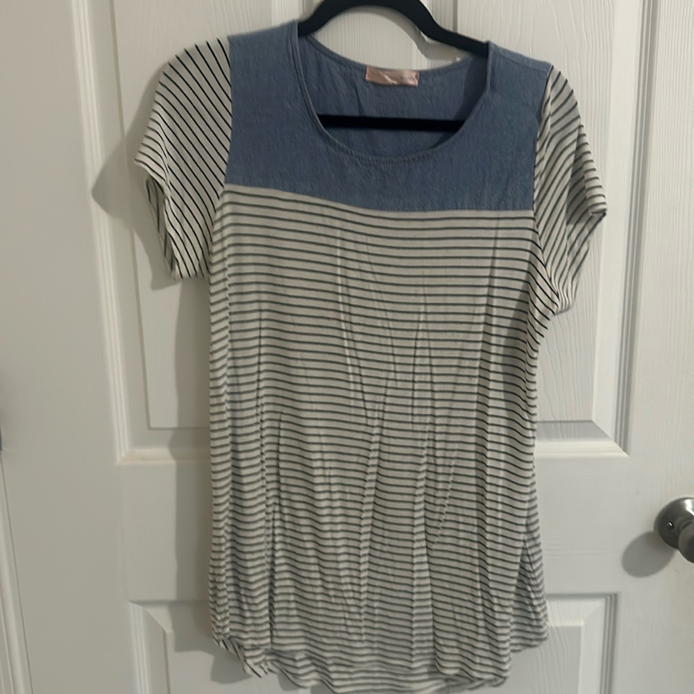 Women’s short sleeved shirt sized large striped